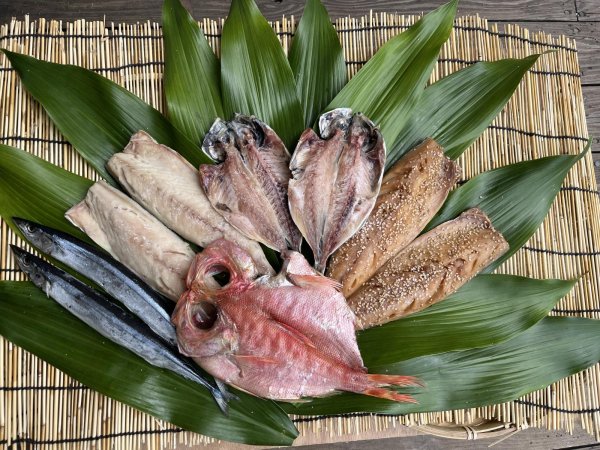 画像1: 【お歳暮】干物5種セット　4,500円(送料、税込) (1)